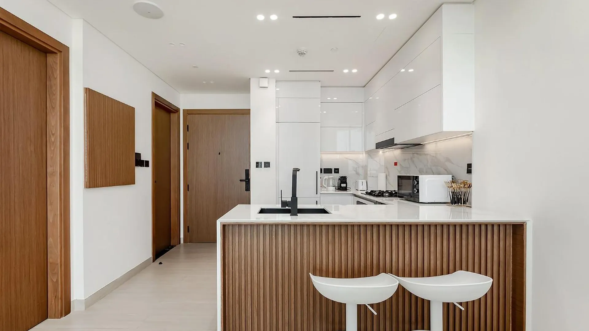 Cozy 1 Bedroom In Binghatti Venus Jvc Dubai 0*,